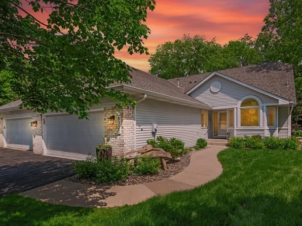 8327 Norman Creek Trl, Bloomington, MN 55437