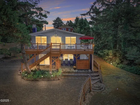 1261 SW Iris Ln, Waldport, OR 97394