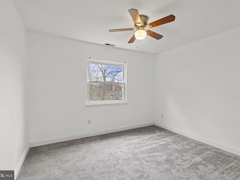8 Fanelli Ln #A — Photo 12