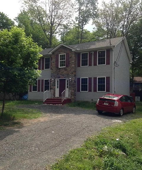 898 Country Place Dr — Photo 2