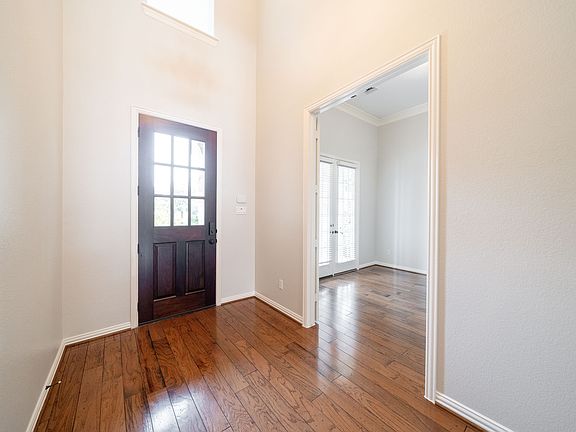 4th image of 226 N Vershire Cir