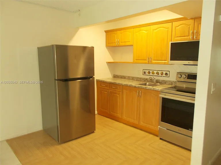 1400 SW 124th Ter #106Q — Photo 23