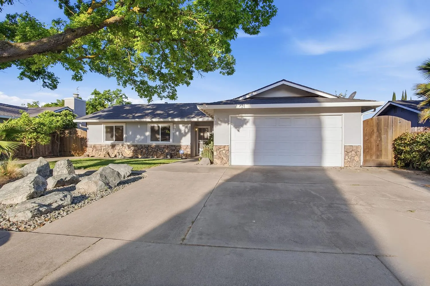 617 Mary Todd Ln photo 1