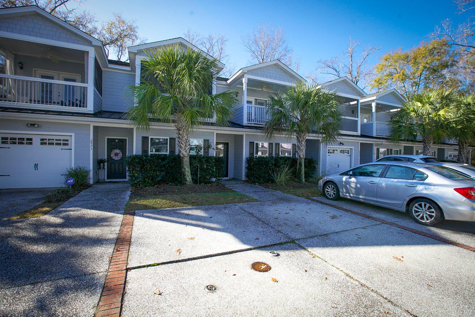3 bed, 2.5 bath, 1379 sqft, $3,000 — Photo 3
