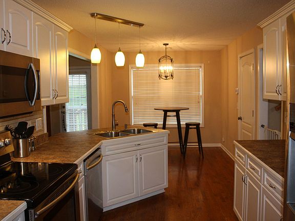 5th image of 3329 Victoria Ct
