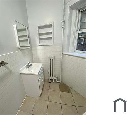 5th image of 107 Elm St #2
