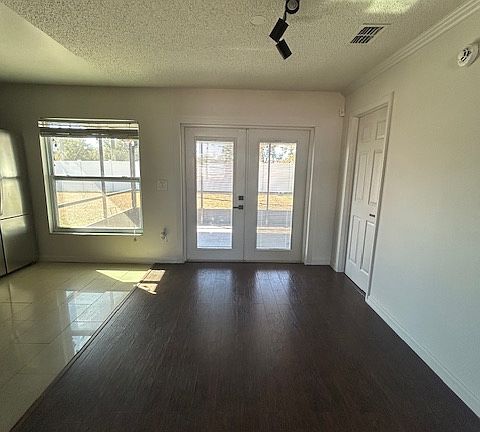 5th image of 1076 Bridlewood Way