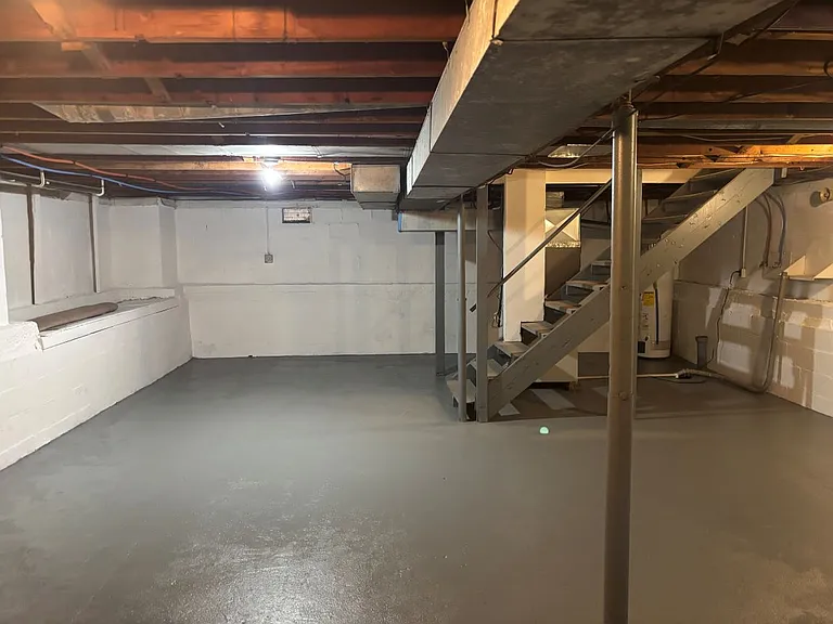 1820 Midway Ave NE — Photo 8