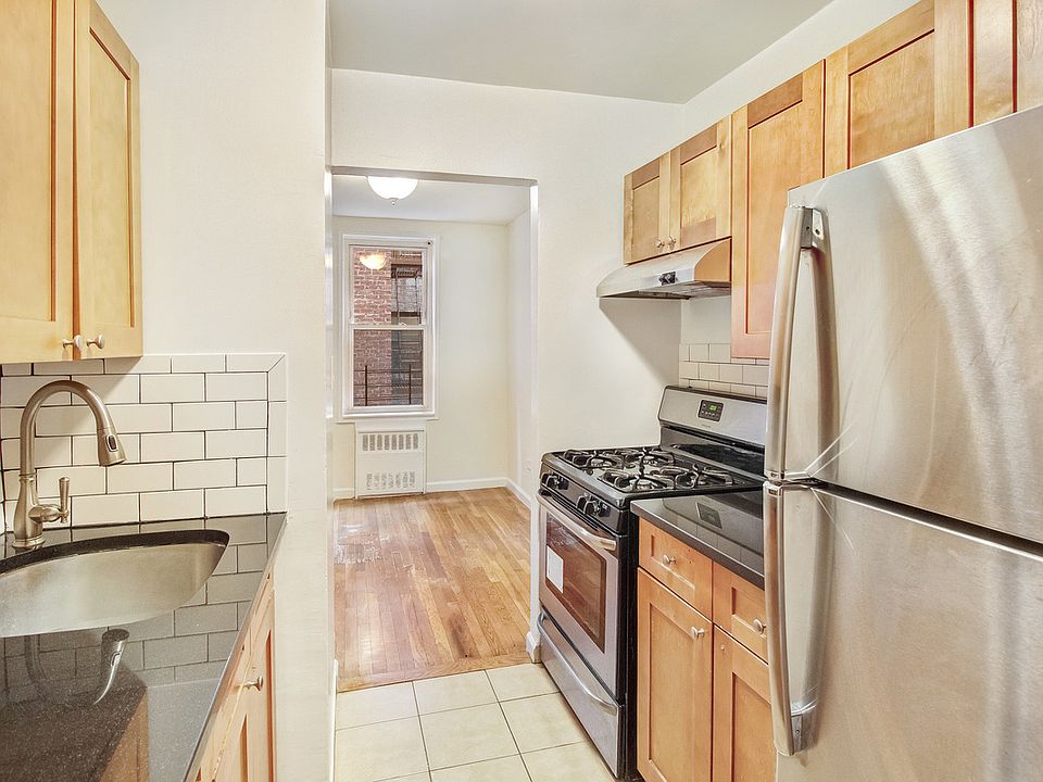 1st image of 33-14 Parsons Blvd #2R