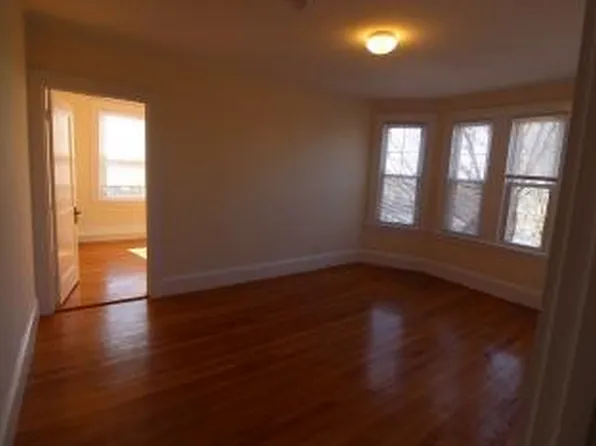 154 Summer St #3, Somerville, MA 02143