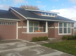 58 SE Rodeo Loop, College Place, WA 99324