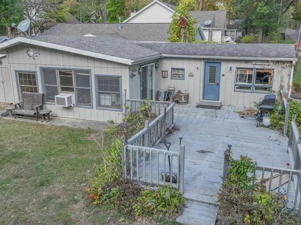 3835 S Hillcrest Rd, Knox, IN 46534