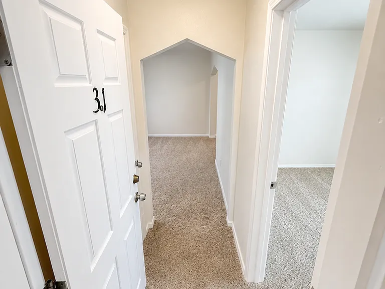 Town Manor Apartments — Photo 10