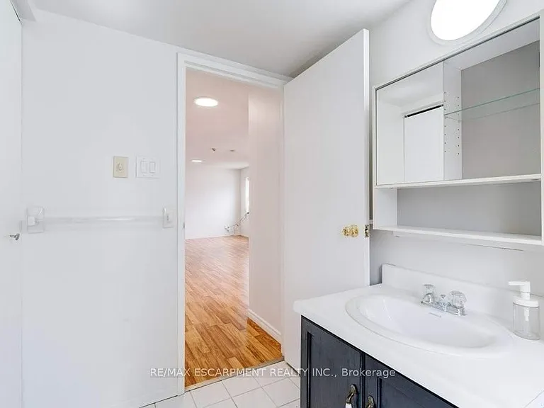 175 Hunter St E #207 — Photo 15