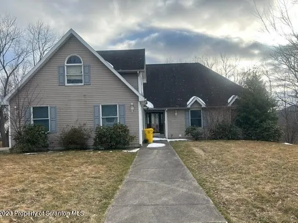 742 Oak St, Eynon, PA 18403