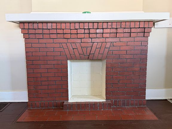 3rd image of 509-511 E Northern Ave
