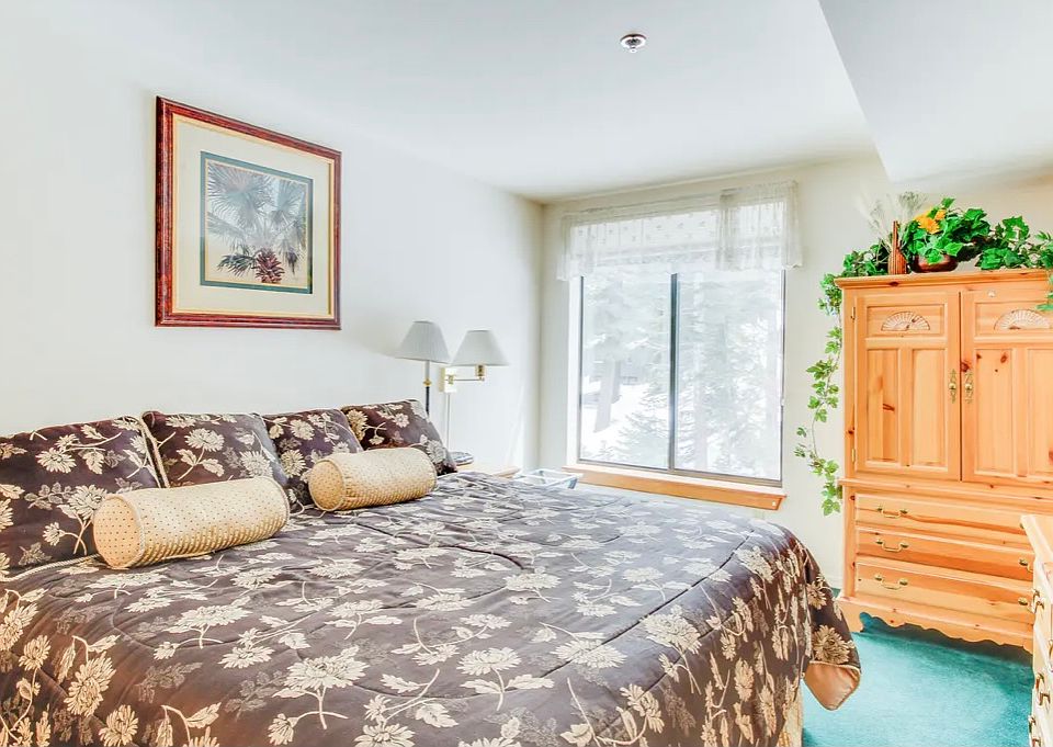 Downstairs king bedroom