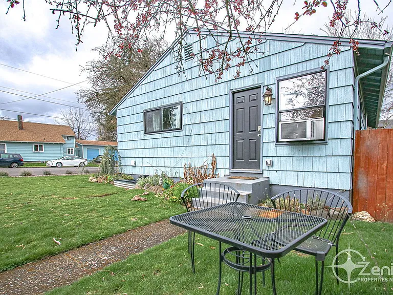 1601 Esther St #1601 — Photo 3