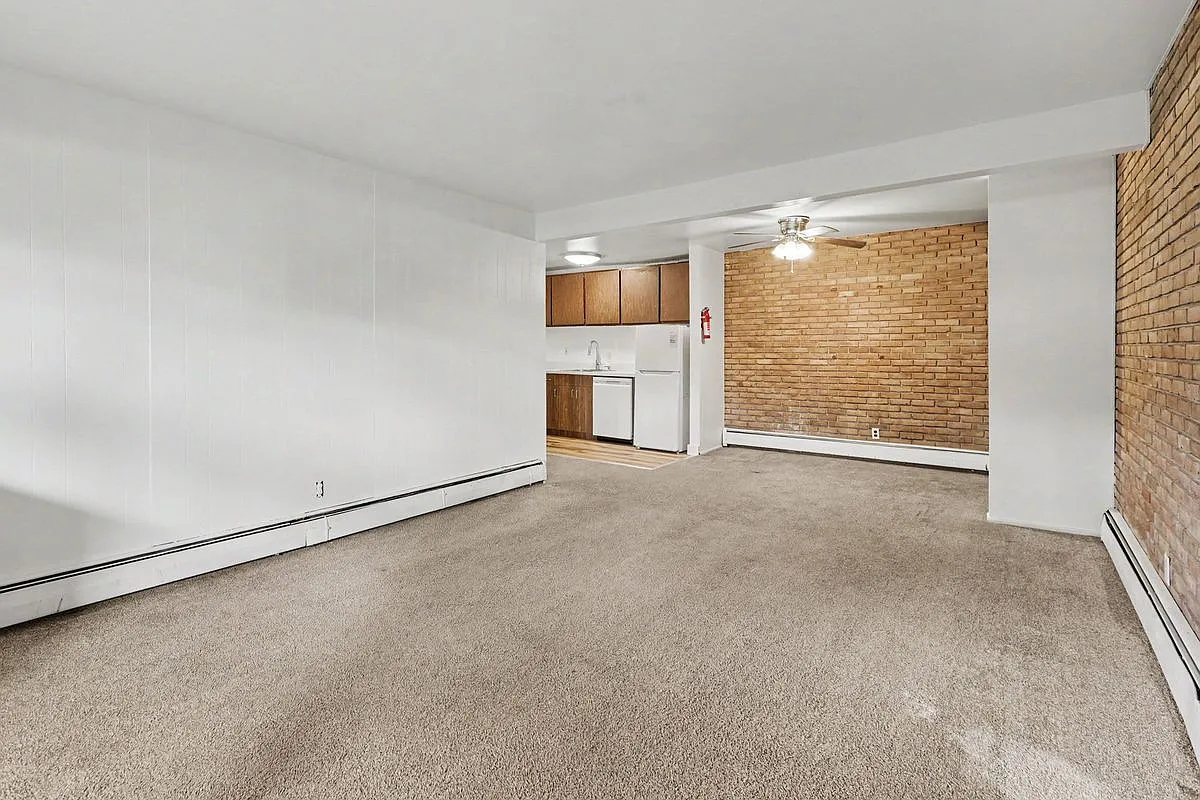 2 bed, 1.5 bath, 962 sqft, $1,200 — Photo 2