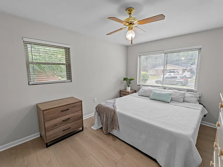 6 Monica Blvd — Photo 26