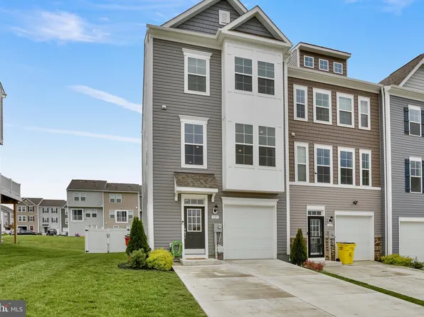 125 Mossdale Blvd, Falling Waters, WV 25419