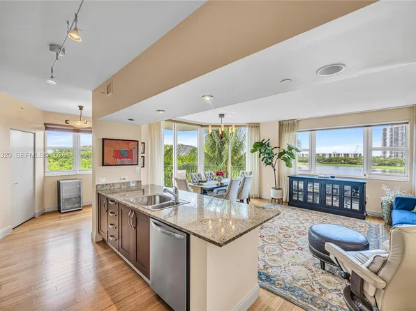 20000 Country Club Dr APT 508, Aventura, FL 33180