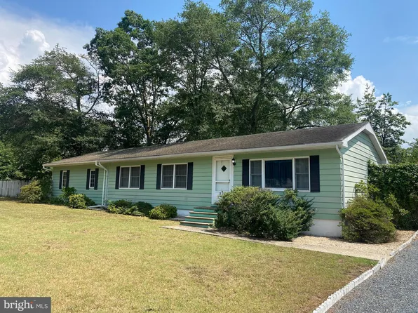 211 E 4th St, Blades, DE 19973