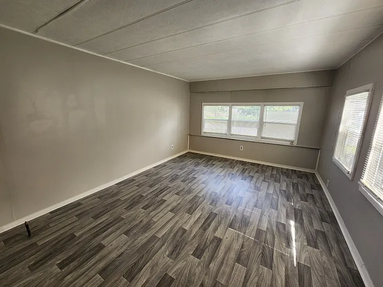14803 Bakers Ln — Photo 2