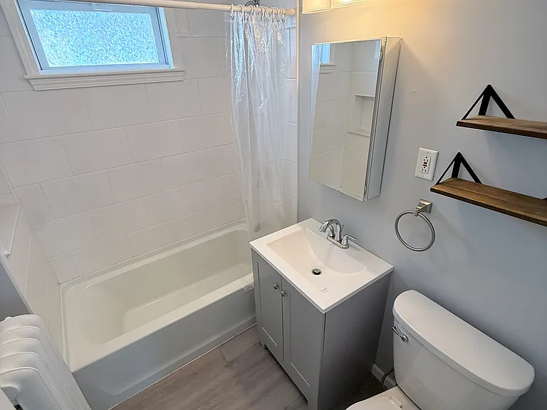 226 Whiting Ln #2 — Photo 16