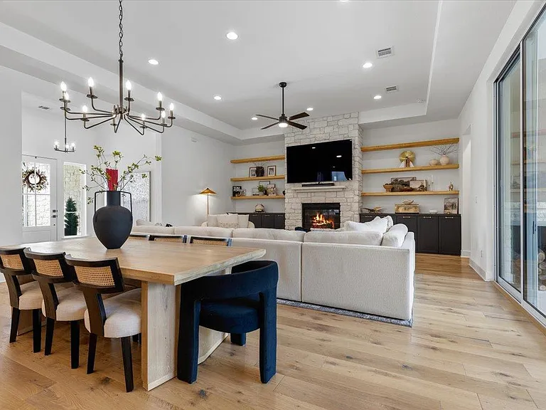 101 Onion Creek Ln — Photo 11