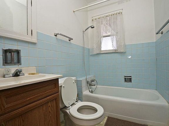 4th image of 1321 Magnolia St #2