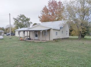 191 E Gochennour St, Mill Shoals, IL 62862