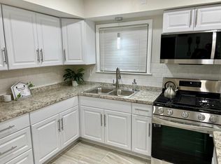 5710 N 69th St, Milwaukee, WI 53218