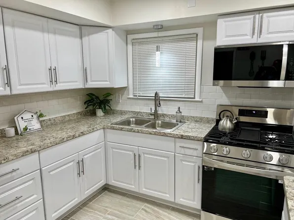 5710 North 69th STREET, Milwaukee, WI 53218