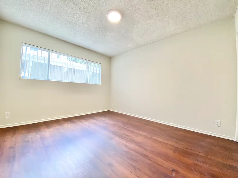 7010 Lanewood Ave #205 — Photo 7
