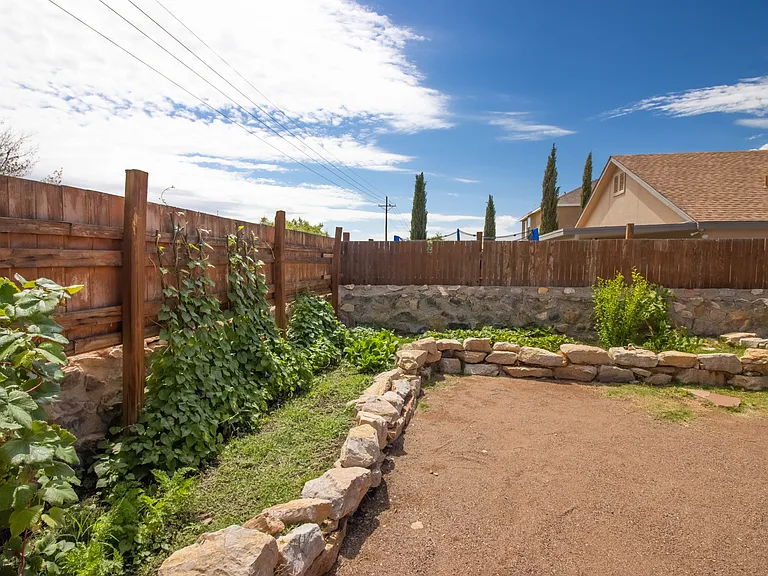 3913 Pearl Ct — Photo 15