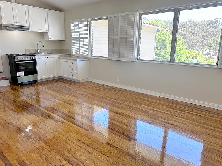 267 Palos Verdes Dr W #4 — Photo 11