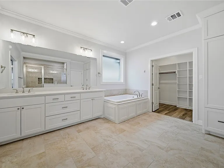 4725 Pearl River Ct — Photo 13