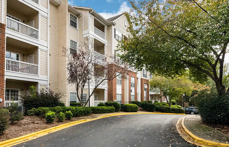 Montford at Madison Park Apartments — Photo 32