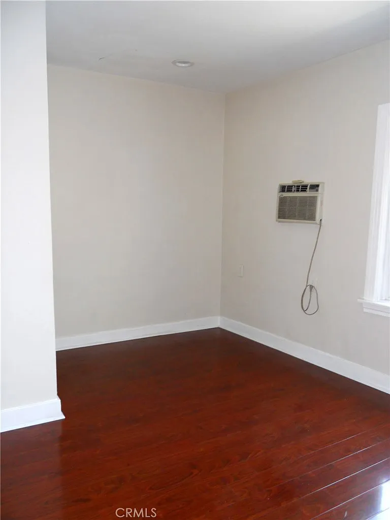 2 bed, 990 sqft, $2,250 — Photo 4
