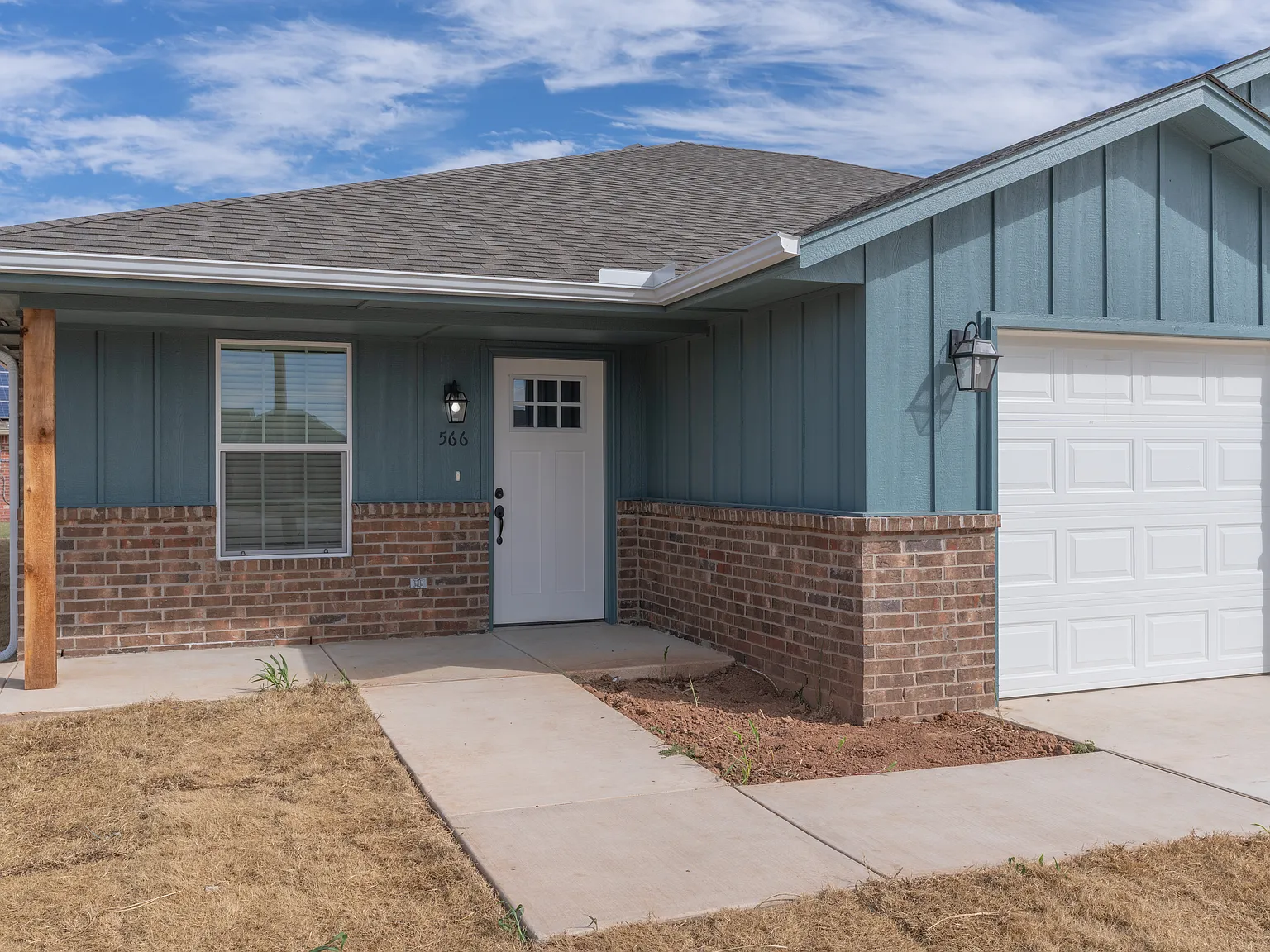 2 bed, 1100 sqft, $1,350 — Photo 1