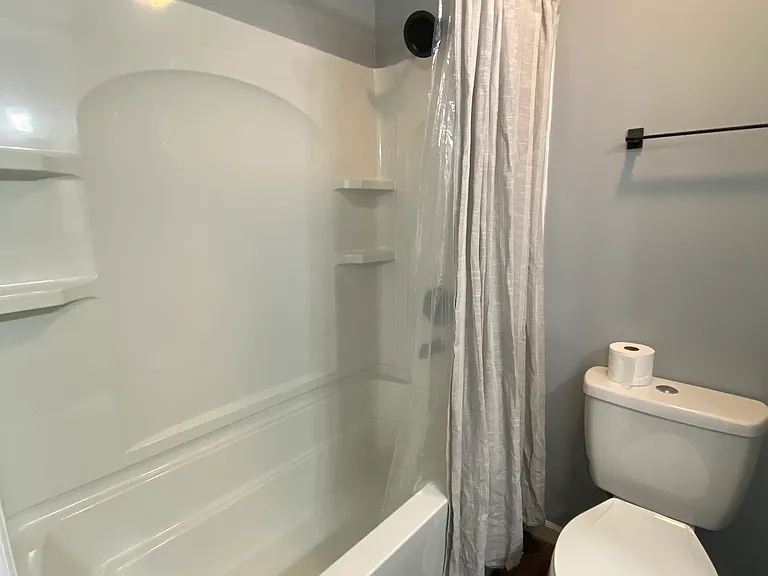 4421 Thomasville Rd — Photo 8