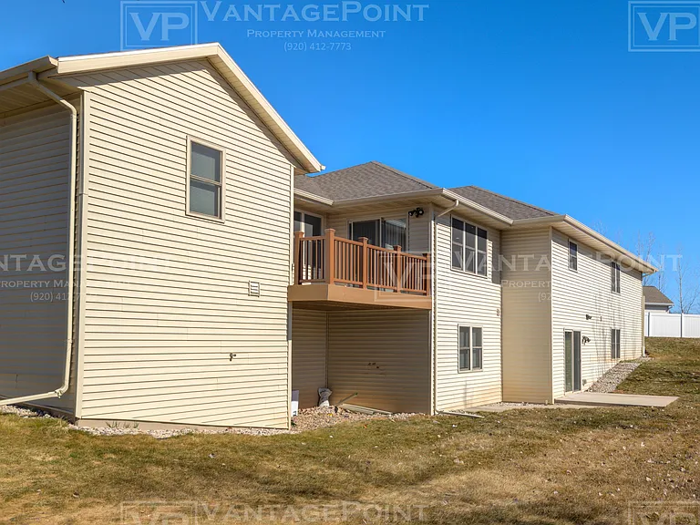 2250 Daly Dr — Photo 17