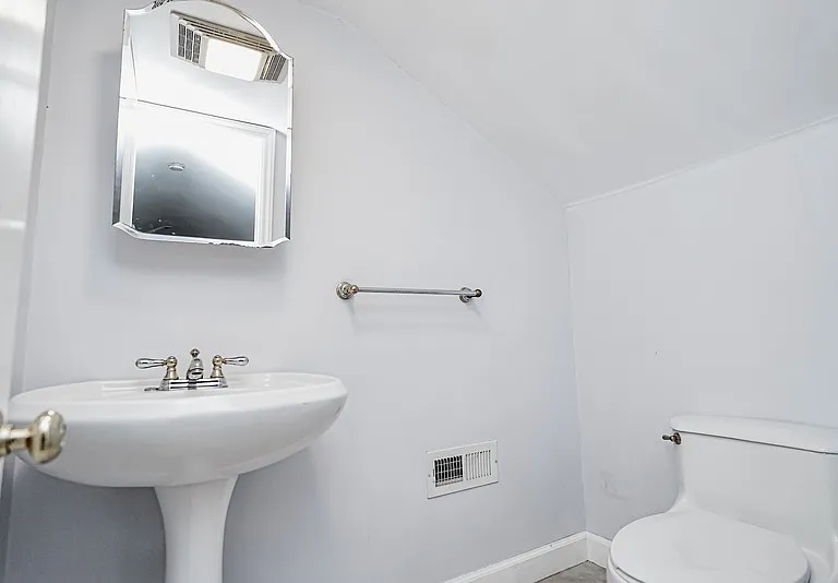 130 Heather Dr — Photo 6