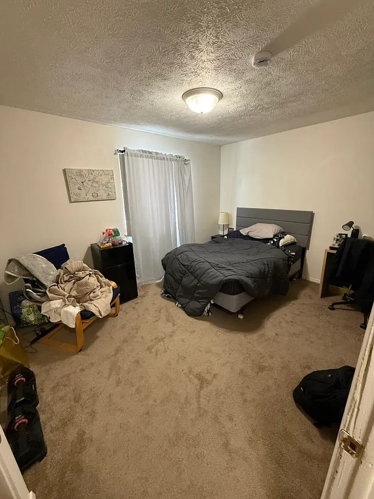 5 bed, 1440 sqft, $3,500 — Photo 4