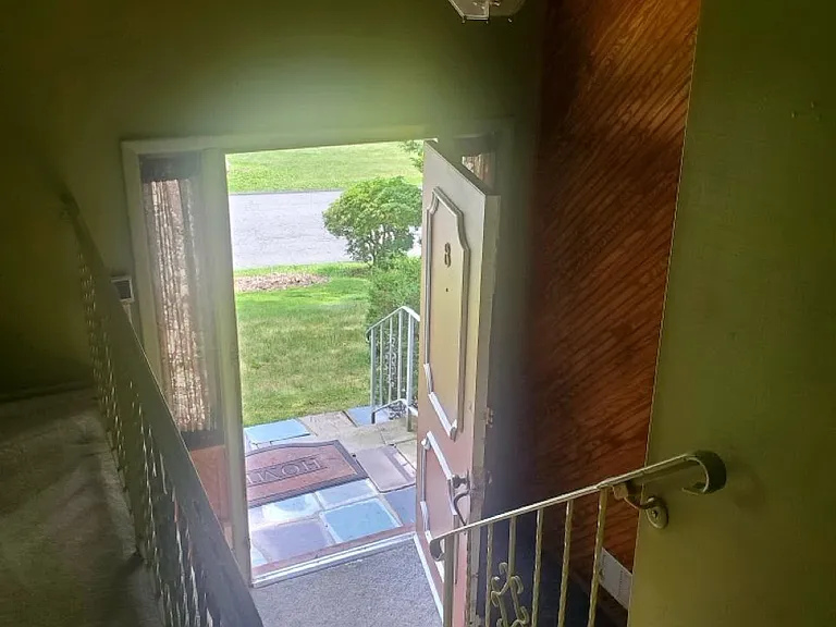 8 Gerardine Pl — Photo 7