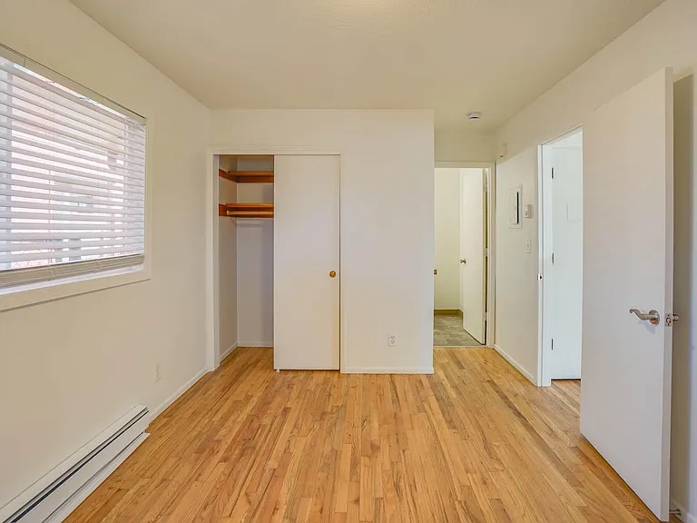 470 SE 12th Ave #5 — Photo 15