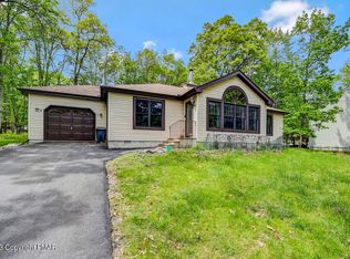 4341 Pine Ridge Dr, Bushkill, PA 18324