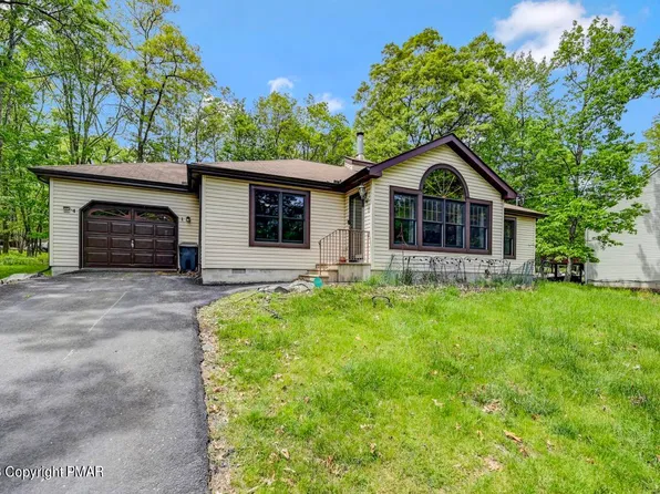 4341 Pine Ridge Dr, Bushkill, PA 18324