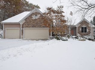 5025 Wood Lilly Ln, Waterford, WI 53185